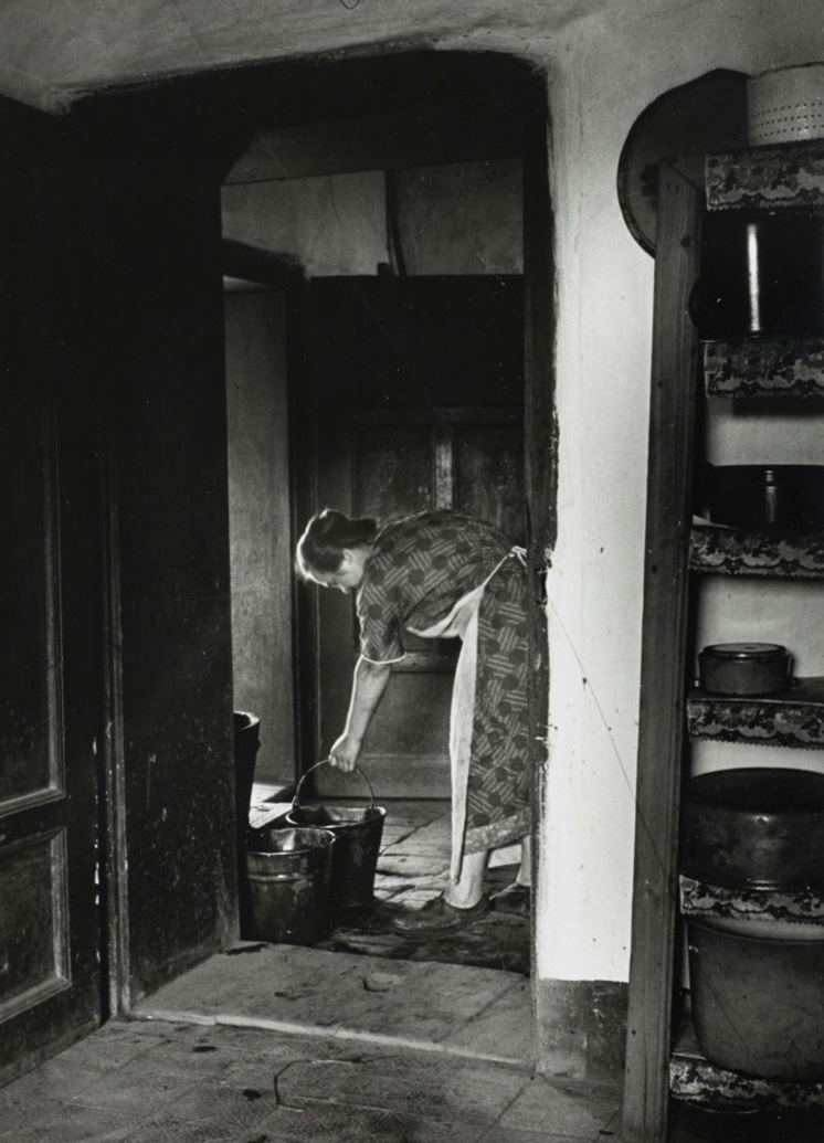 Image no. 3288: Madame Kertesz, Tisza (Andre Kertesz), code=S, ord=470, date=1934