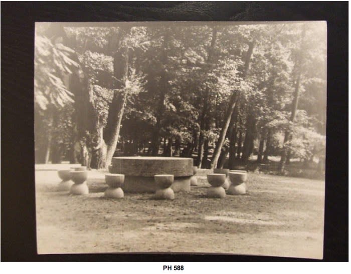 Image no. 151: La Table de Silence à... (Constantin Brancusi), code=S, ord=1000, date=-