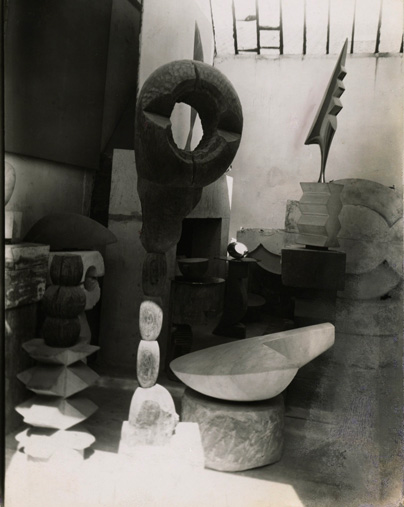 Image no. 192: View of the studio (Constantin Brancusi), code=S, ord=42, date=1920